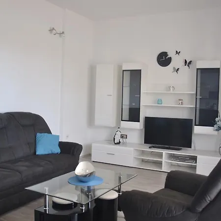 Luna Apartment